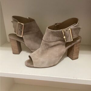Vaneli Tan Heeled Boots with Chunky Heel and Suede Finish
